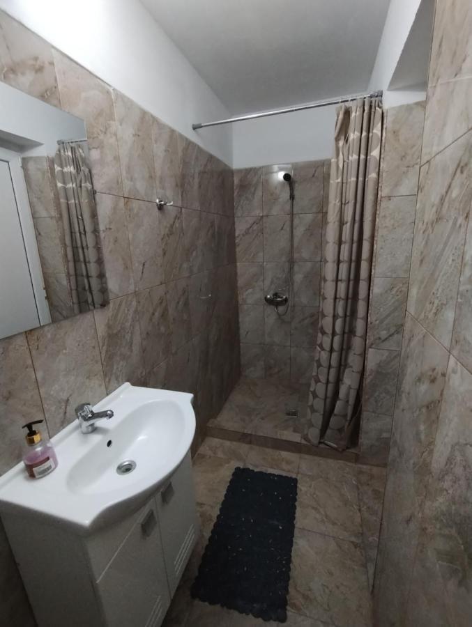 ホテル Casa Aura 1 コスティネシュティ 部屋 写真