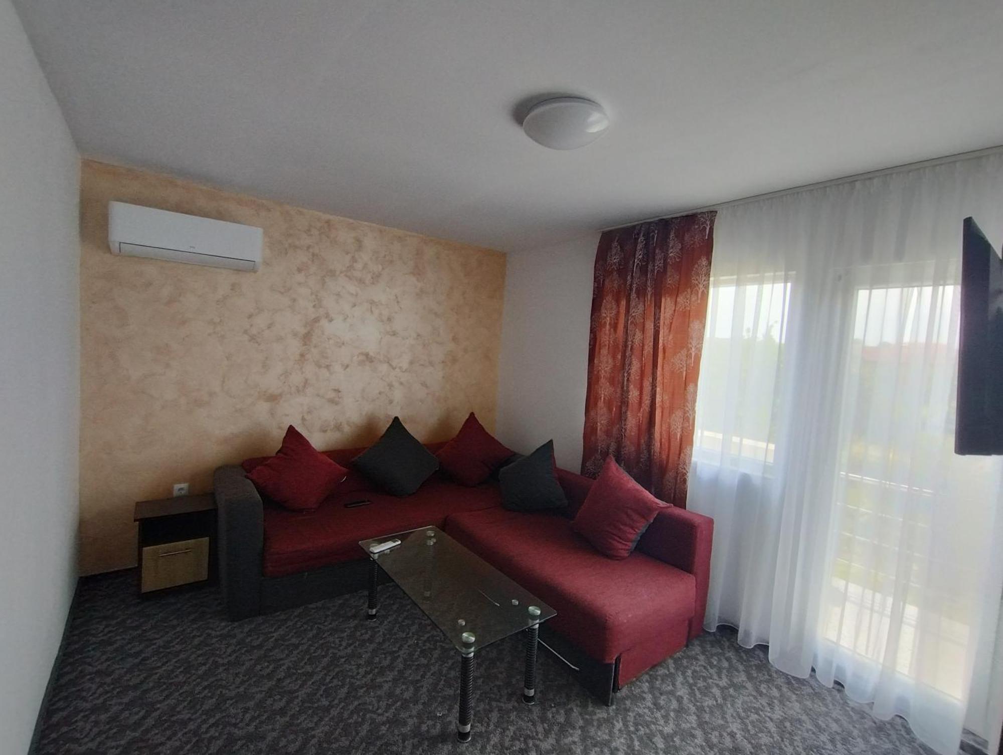 ホテル Casa Aura 1 コスティネシュティ エクステリア 写真